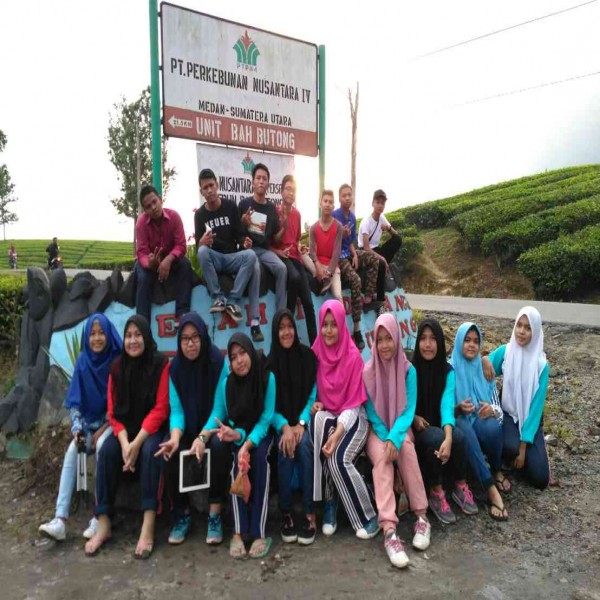 SMA NAMIRA FUN VACATION GO TO SIANTAR